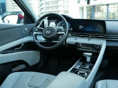 Hyundai Elantra 2023
