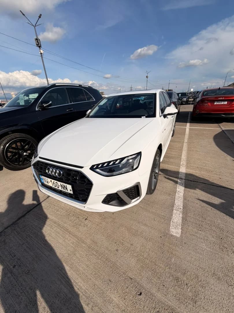 Audi A4 2025 L.lain
